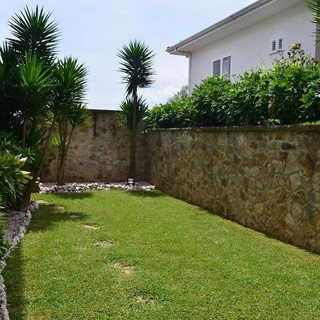 Valadas Guest House Canedo  ภายนอก รูปภาพ