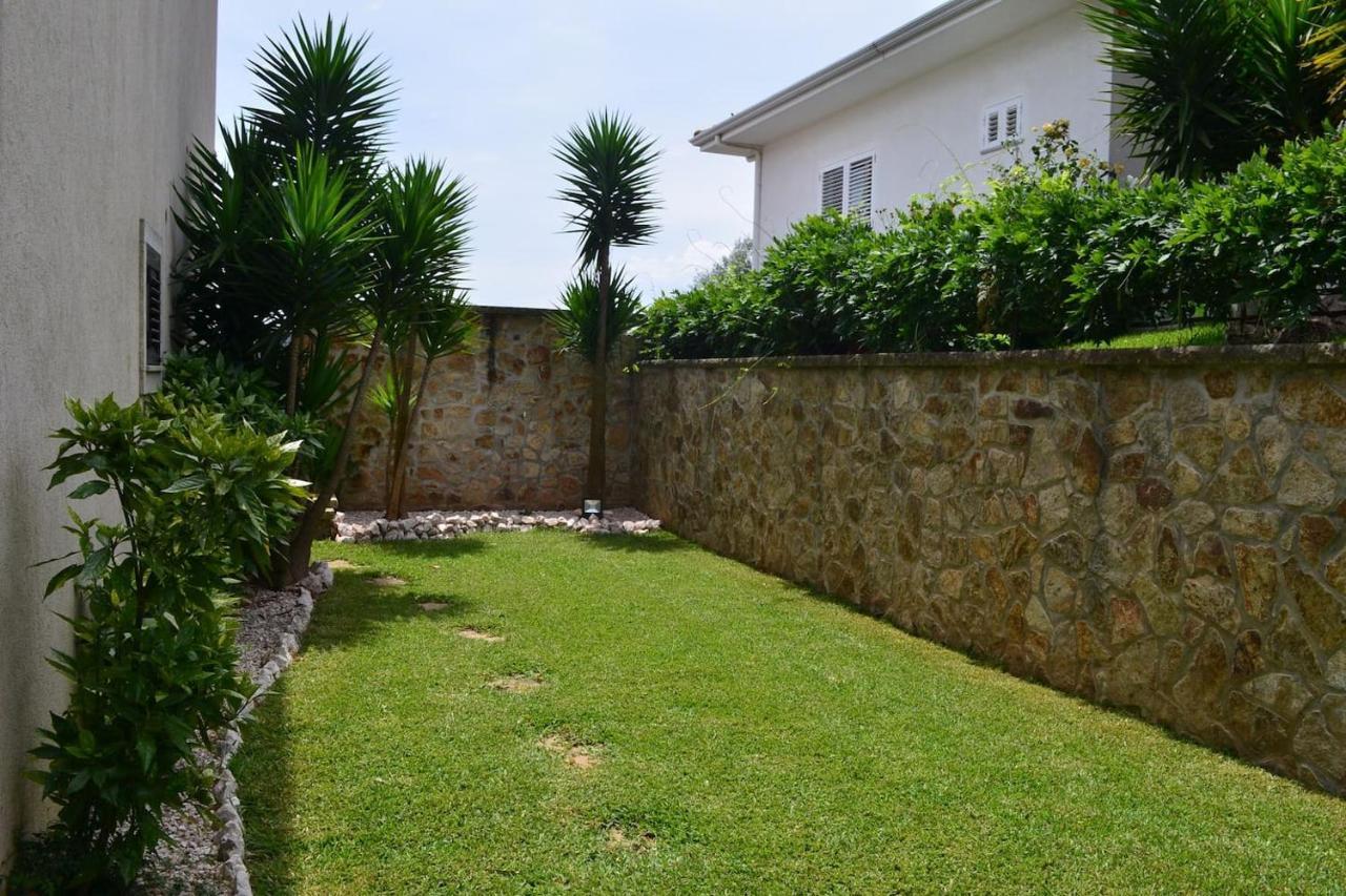 Valadas Guest House Canedo  ภายนอก รูปภาพ