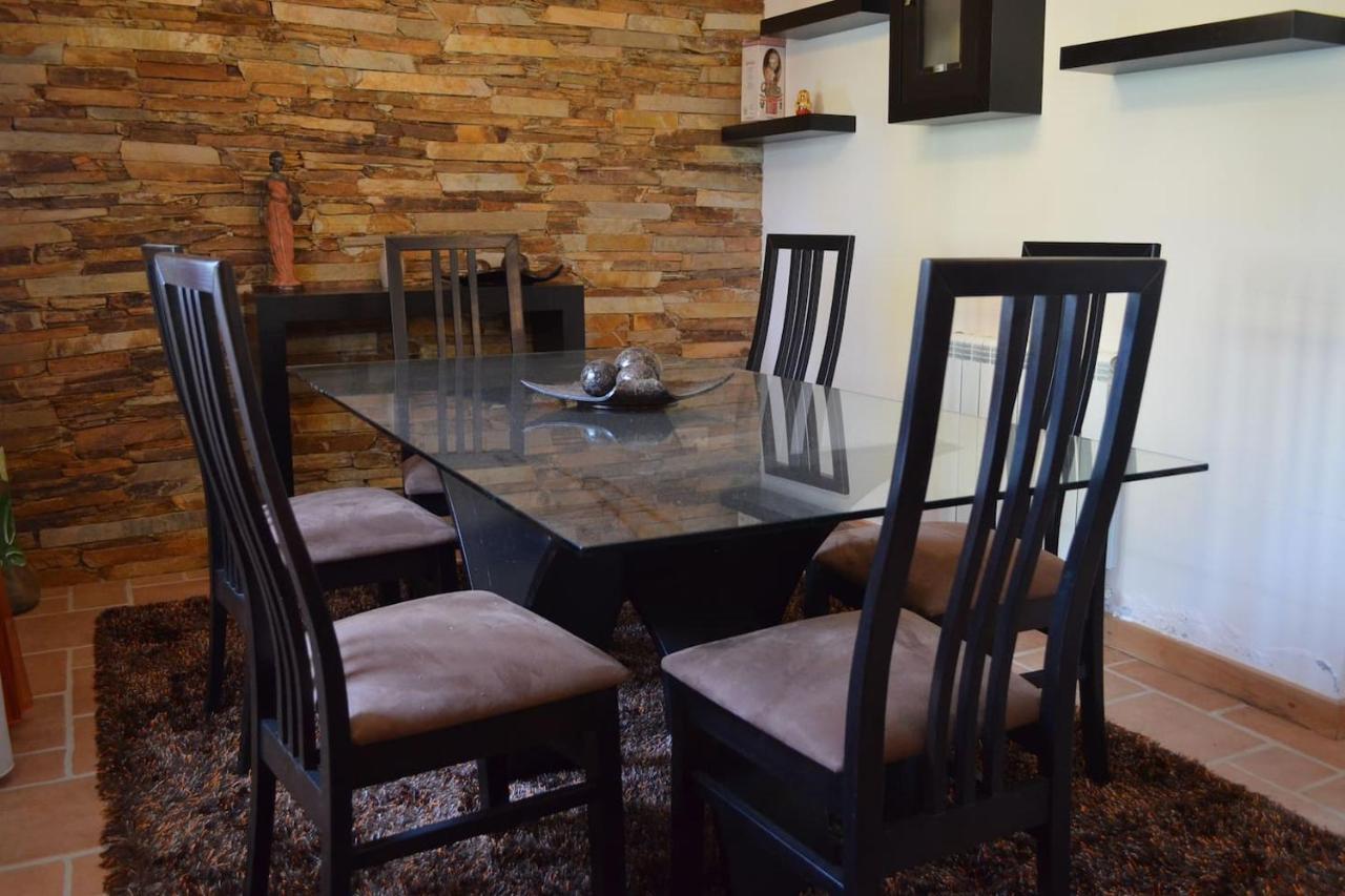 Valadas Guest House Canedo  ภายนอก รูปภาพ